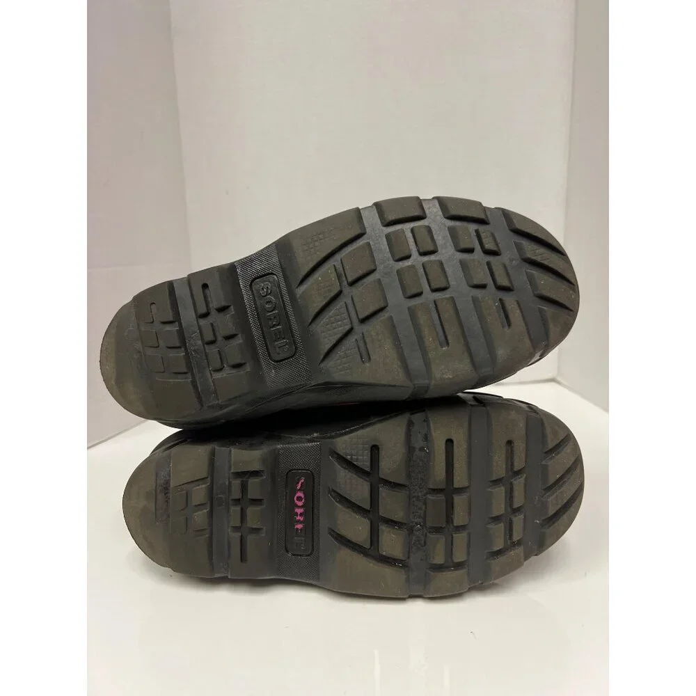 Sorel features drawstring